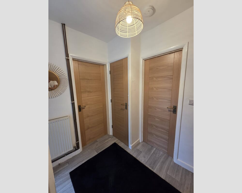 2040 x 526 x 40mm Iseo Oak Solid Core - Prefinished Internal Doors